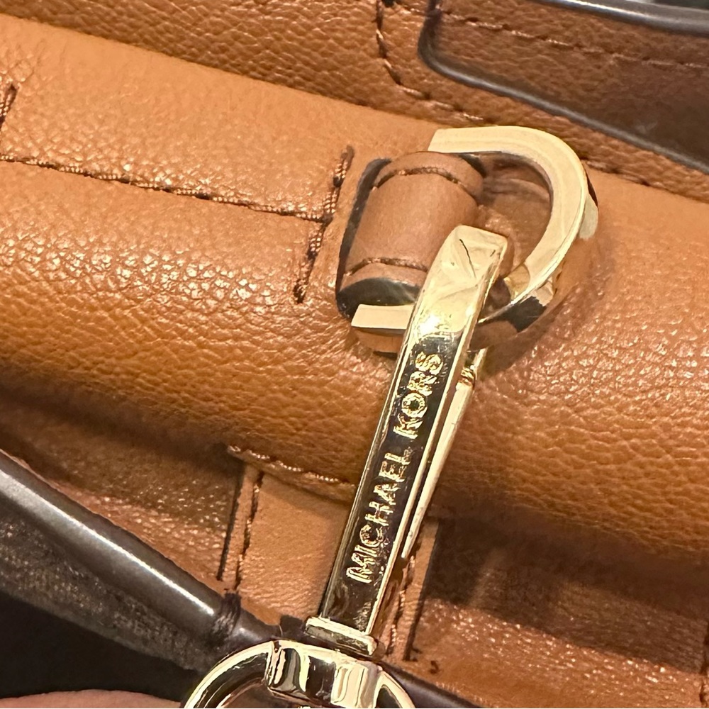 Michael Kors Hamilton Medium Logo Satchel (preloved) - Picture 9 of 14